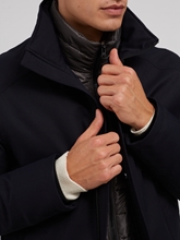 Bild von Regenjacke mit austrennbarer Blende