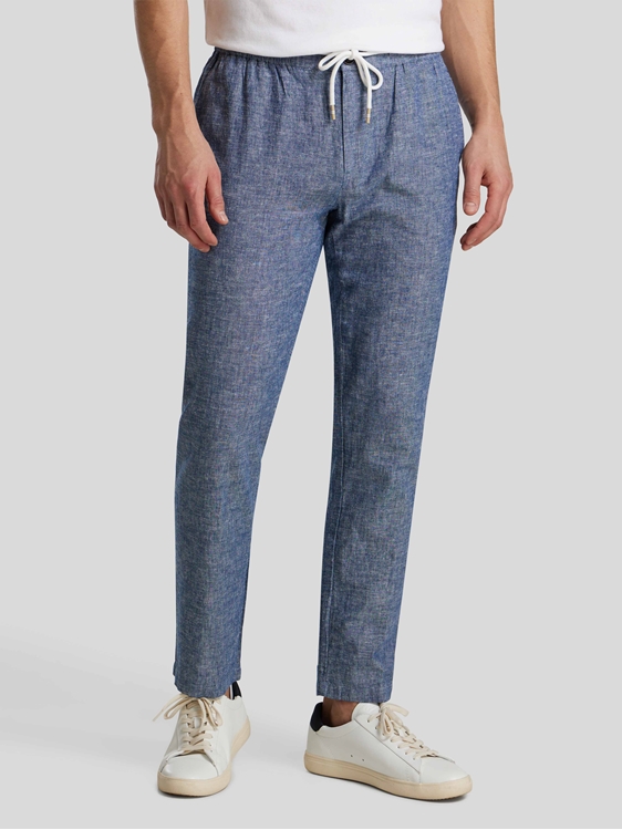 Bild von Chino im Jogging-Look