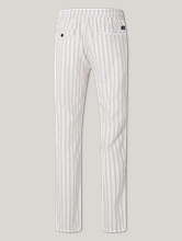 Bild von Chino mit Leinen