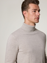 Bild von Pullover mit Rollkragen