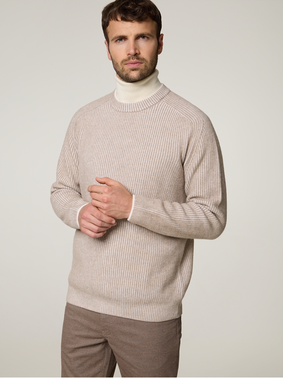 Image sur Pull en laine tricoté