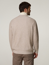 Image sur Pull en laine tricoté