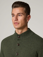 Bild von Strickjacke mit Wolle