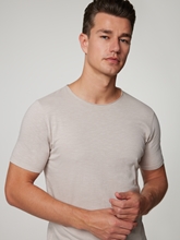 Image sur T-shirt à la coupe slim