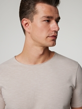 Image sur T-shirt à la coupe slim