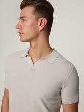 Image sur Polo tricoté de coupe régulière