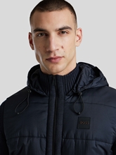 Bild von Strickjacke mit Steppung