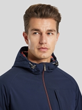 Bild von Jacke mit Kapuze