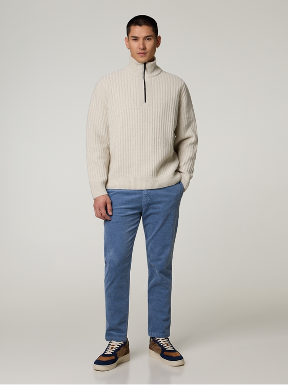 Image sur Pantalon en velours côtelé à coupe relaxée et fuselée