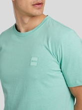 Image sur T-shirt à logo