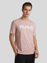 Image sur T-shirt à logo