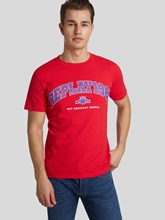 Image sur T-shirt à logo