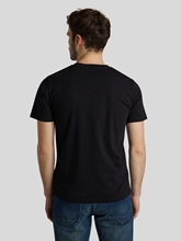 Image sur T-shirt avec logo