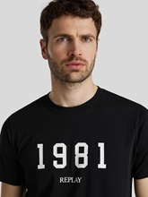 Image sur T-shirt avec logo