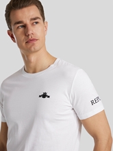 Image sur T-shirt avec logo