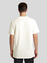 Image sur T-shirt à logo