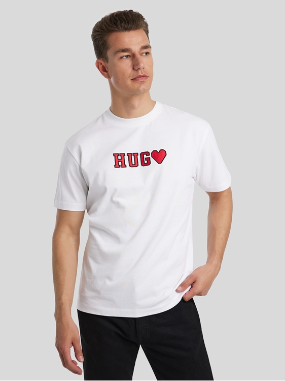 Image sur T-shirt à logo