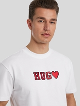 Image sur T-shirt à logo