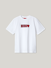 Image sur T-shirt à logo