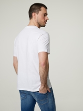 Bild von T-Shirt mit Logo