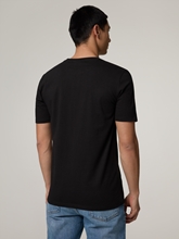 Image sur T-shirt à coupe régulière