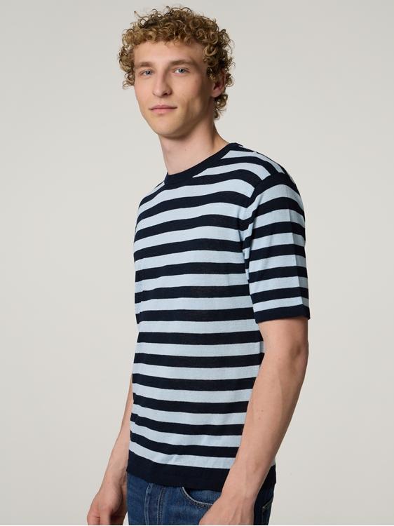 Image sur T-shirt tricoté avec du lin