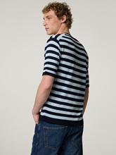 Image sur T-shirt tricoté avec du lin