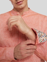 Bild von Leinenhemd mit Mao-Kragen