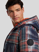 Bild von Steppjacke mit Karo-Muster