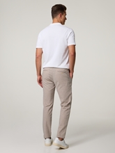 Image sur Chino à la coupe slim JUMP