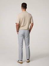 Image sur Chino à la coupe régulière