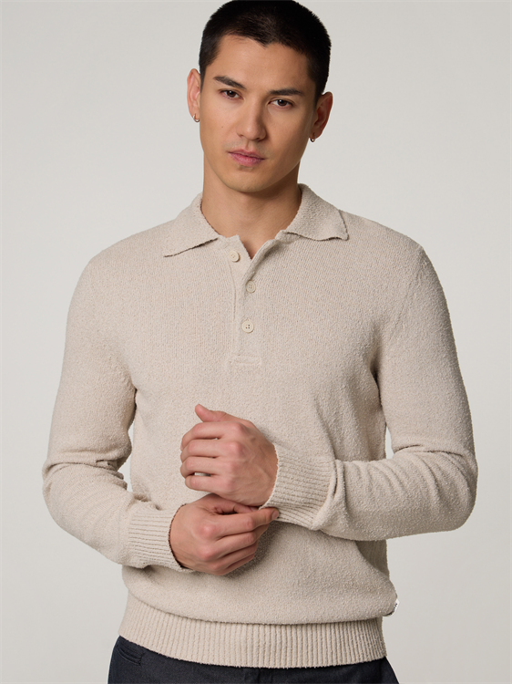 Bild von Strickpullover mit Polokragen