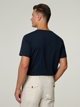 Bild von T-Shirt mit Logo