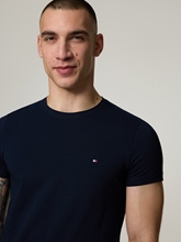 Image sur T-shirt à logo