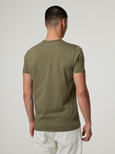 Image sur T-shirt à logo