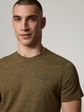 Image sur T-shirt avec logo