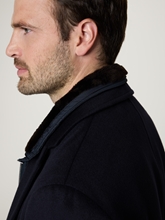 Bild von Wollmantel mit Blende