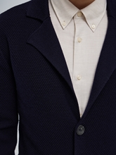 Bild von Strickjacke mit Perl-Muster