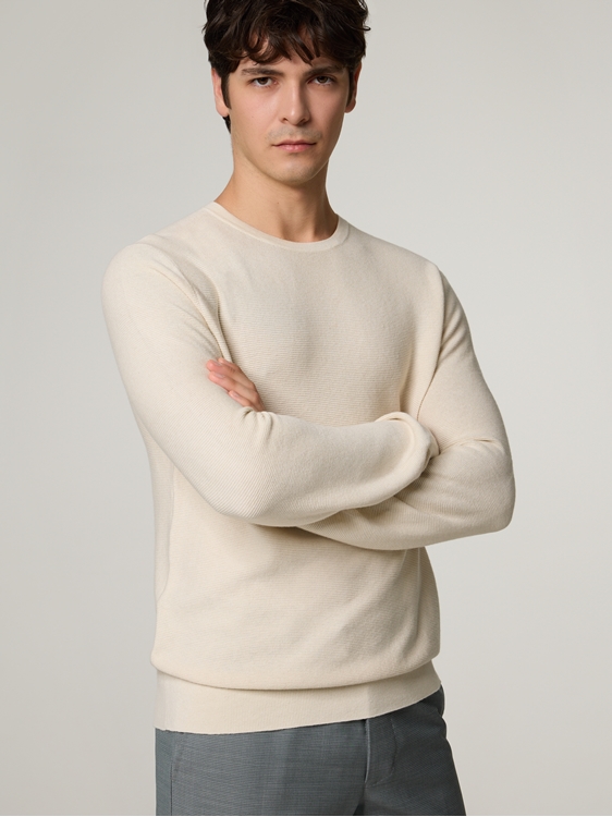 Bild von Strickpullover mit Leinen