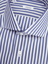 Bild von Hemd mit Streifen