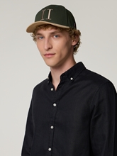 Image sur Casquette avec cuir velours