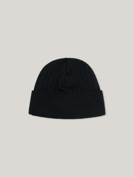 Bild von Strickmütze mit Wolle