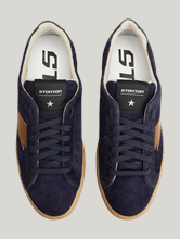 Bild von Sneaker mit Blitz