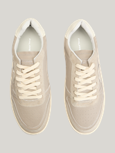 Image sur Sneaker en mélange de matériaux