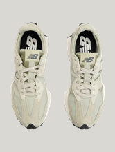 Bild von Sneaker 327