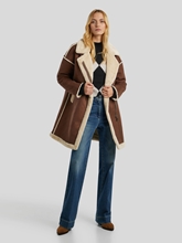 Bild von Mantel aus Kunstfell