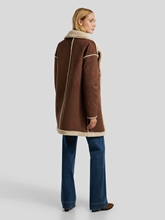 Bild von Mantel aus Kunstfell