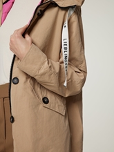 Bild von Mantel mit Blende