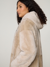 Bild von Reversible Lammfellmantel KIM