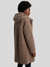 Bild von Reversible Mantel aus Kunstfell